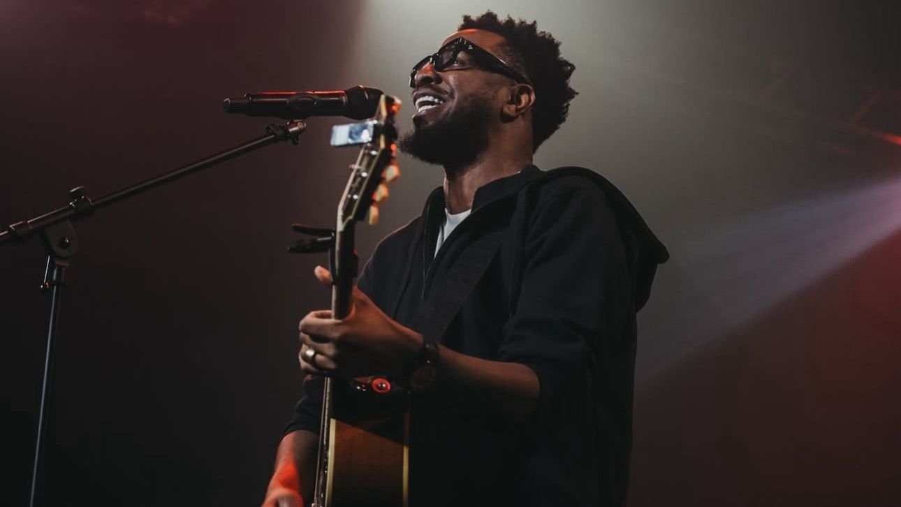 “Continua”: novo single de Eliezer de Tarsis inspira fé em tempos difíceis