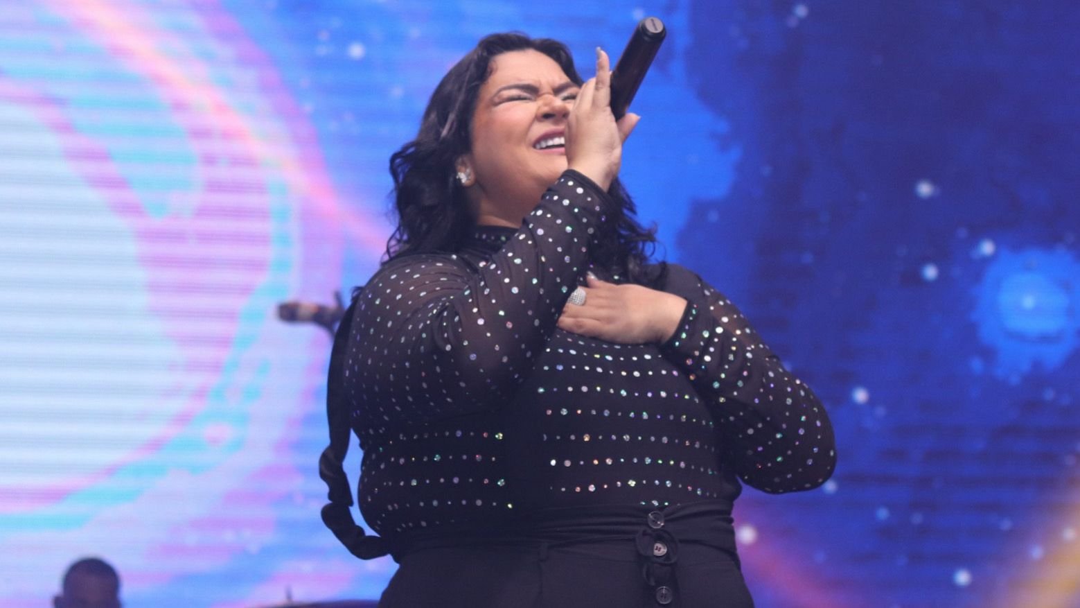 Milagre, promessa e adoração: Gizelle Pinheiro apresenta o single “Tua Glória” pela Bless Music