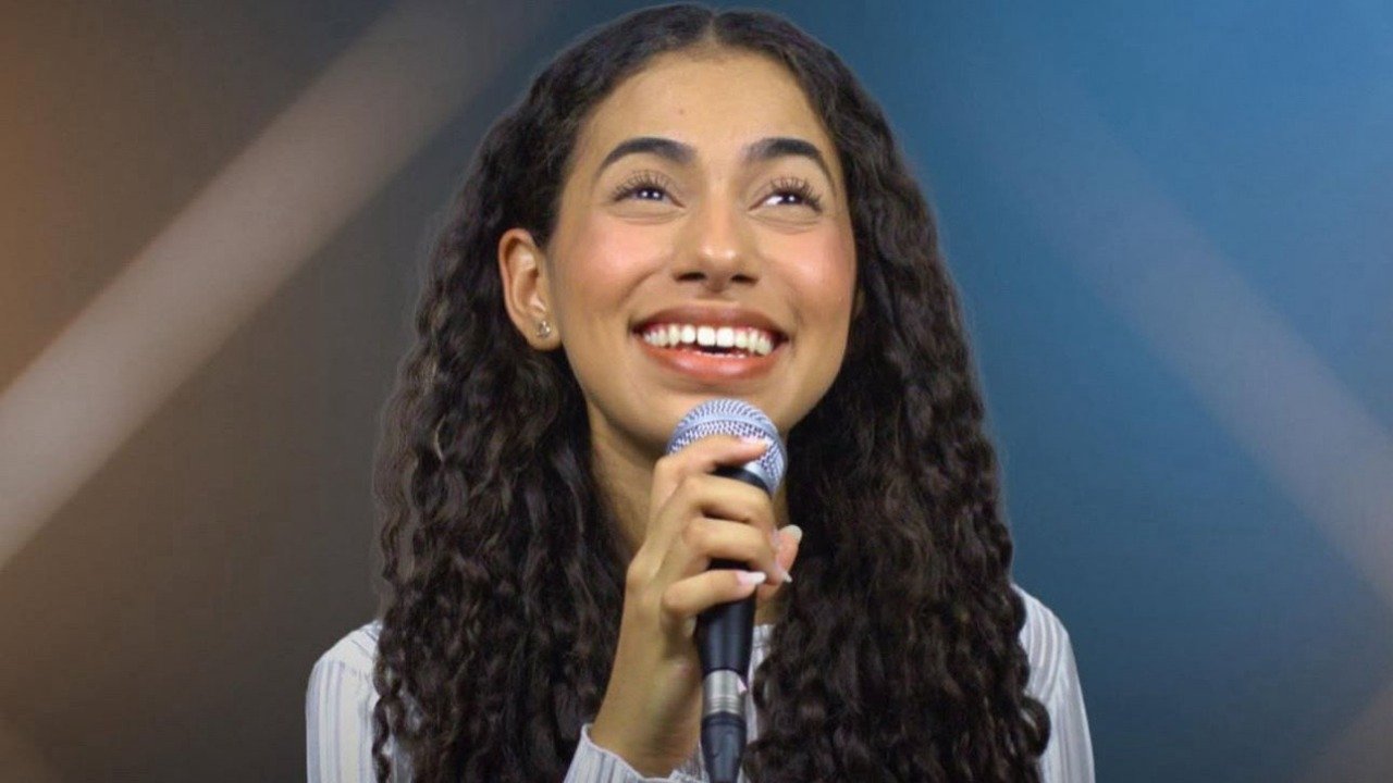 Izabelle Ribeiro emociona com versão acústica de “Virtude Saiu de Mim”