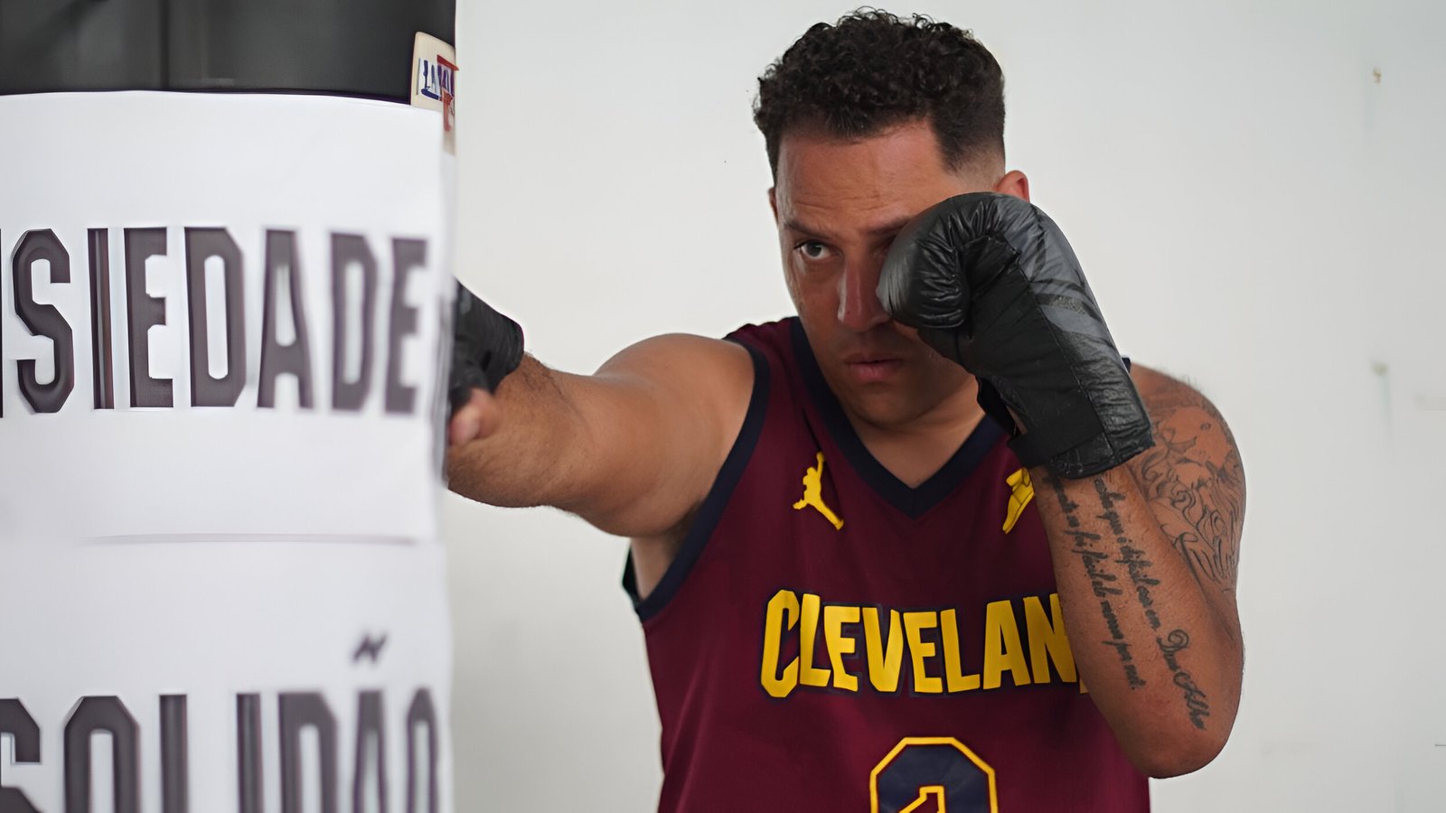 Kenedy Gomes lança “Fé” e transforma superação e espiritualidade em trap motivador